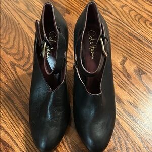 Cole Haan Nike Air pumps with buckle size 9.5